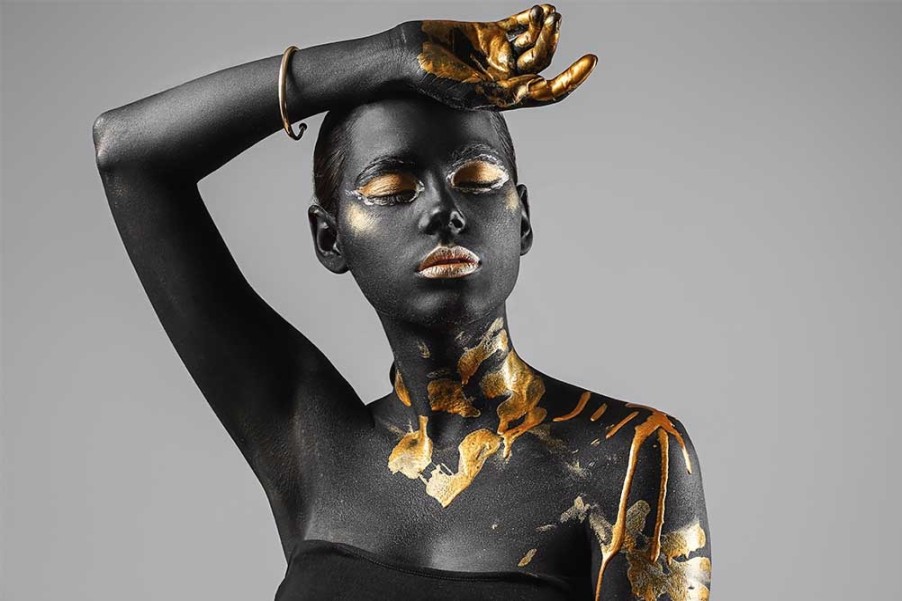 Art Gallery Xiart | Calm Golden Woman