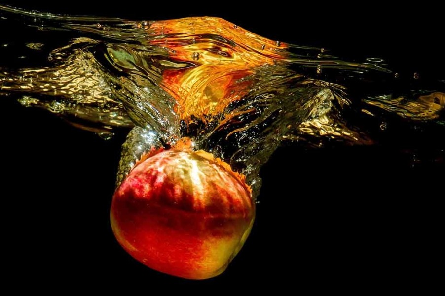 Art Gallery Xiart | Splashing Apple